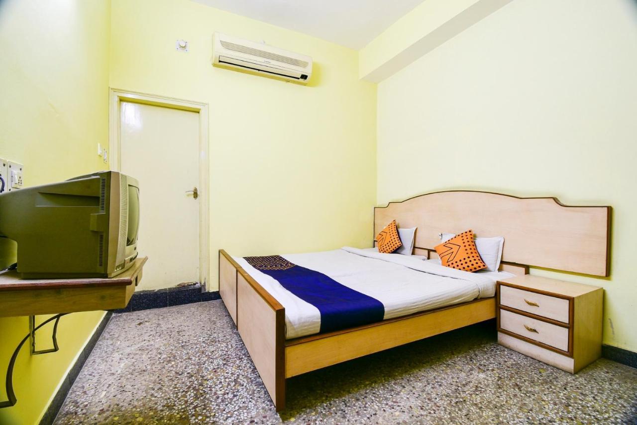 Отель Spot On 80135 Gopala Residency Дибругарх Экстерьер фото